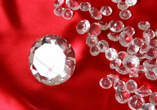 現金網：出廠價363元/尅拉！賣了2年人造鑽石的富耐尅沖刺IPO